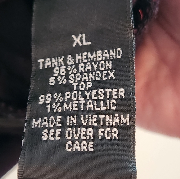 AB Studio Red and Black Print Blouse with banded Waistbfor comfort. Size XL - Picture 3 of 4